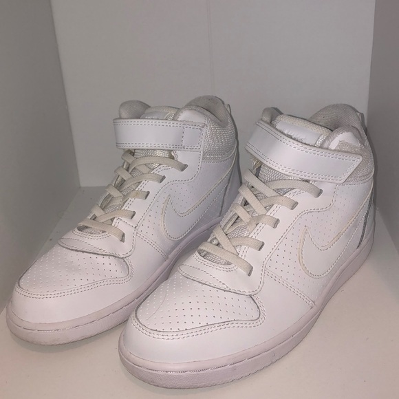 White Nike Sneakers - Picture 3 of 6